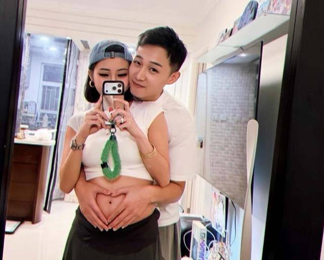 恭喜！TVB知名男星宣布妻子怀孕，娶富家千金当上门女婿