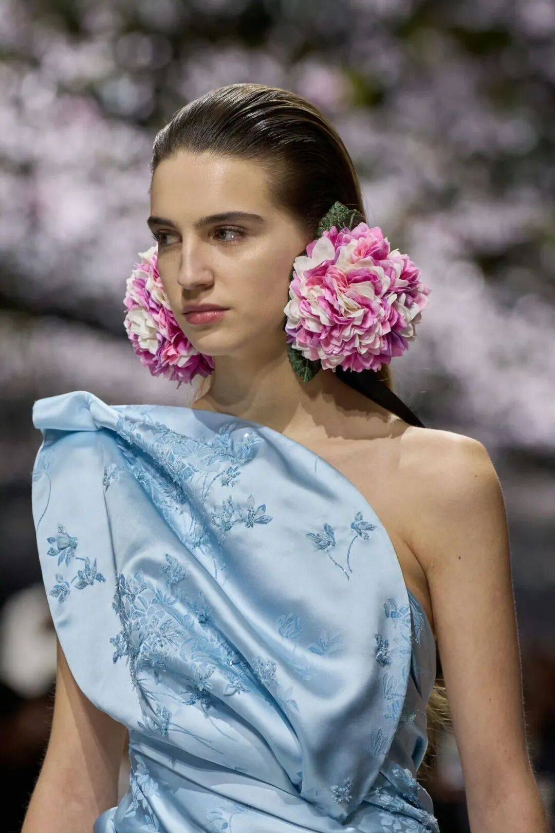 2026巴黎高定时装周落幕:荟萃全世界最美的衣服! 2026巴黎高定时装周落幕:荟萃全世界最美的衣服!