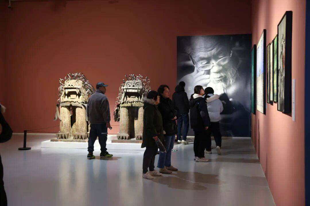 在“今日海上”展览中，走进上海艺术家工作室