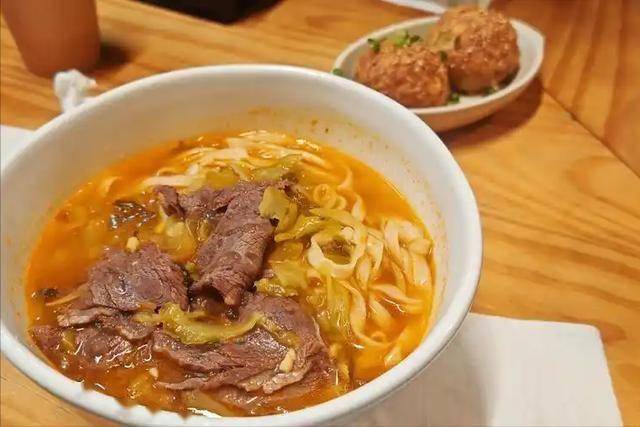 医生发现：每天早餐吃面条的人，不用多久，身体或有这5个变化