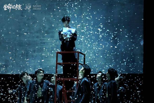 《生命之旅》深圳首演圆满！常宏基解锁导演新身份引发观演热潮