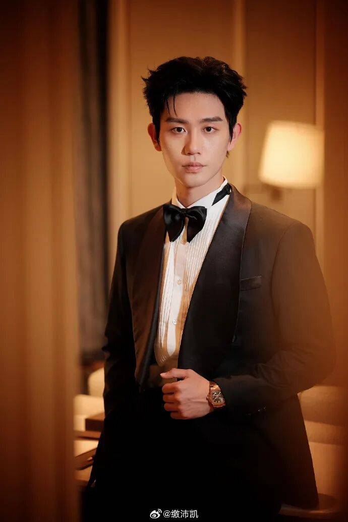 短剧男演员直播讨薪，“还我血汗钱”