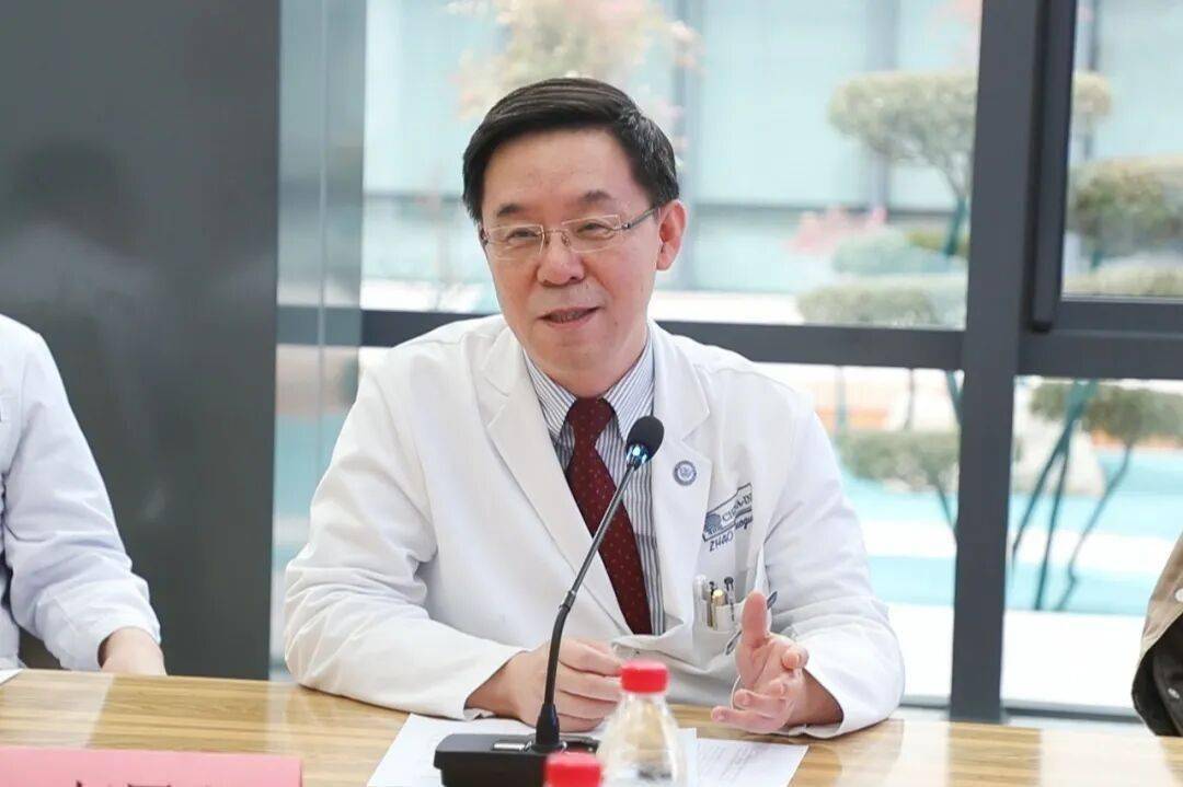 最后,孙岩和赵国光对宣武医院及脑计划发展方向提出明确要求:要聚焦脑