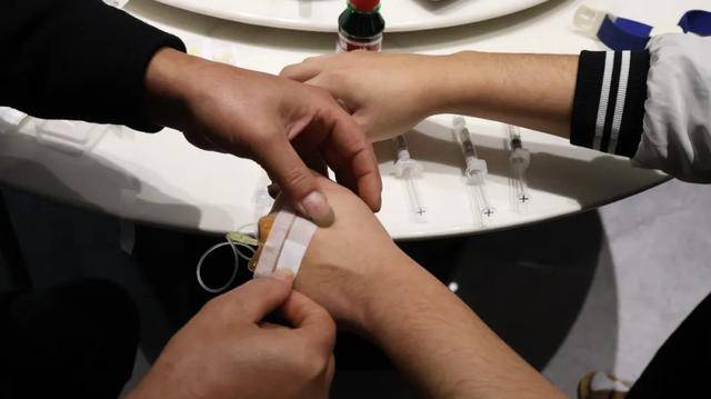 0元购药还能赚钱?血友病患者囤免费"救命药"卷入医保诈骗案(图5)