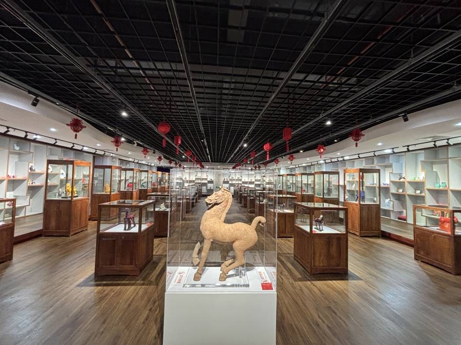 中国历代陶瓷雕塑生肖主题系列展如期而至，生肖文化在陶瓷艺术演绎中焕发生机