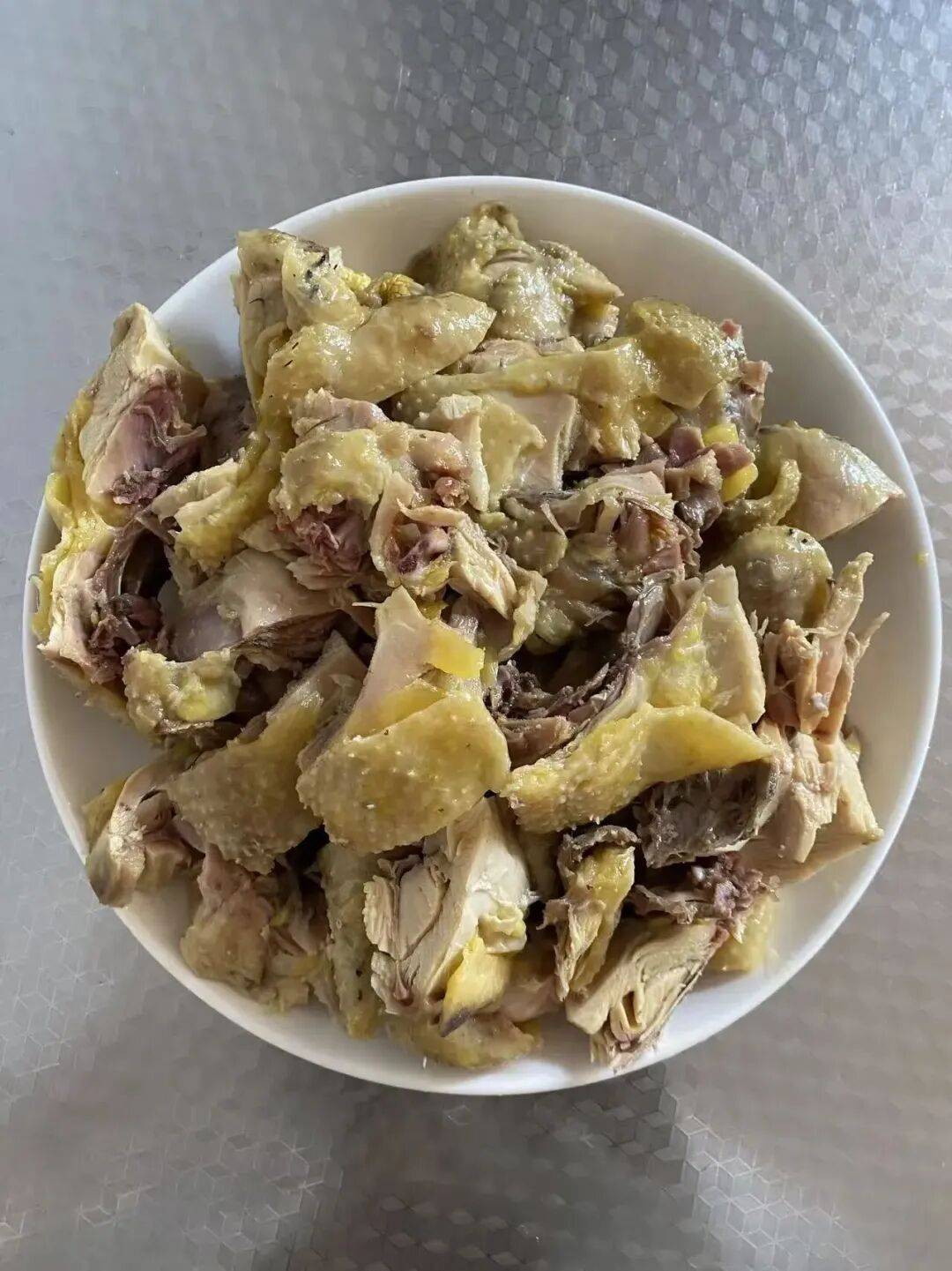 鸡肉除了年三十祭祀用了新鲜鸡肉通常母亲会准备一两只腌鸡
