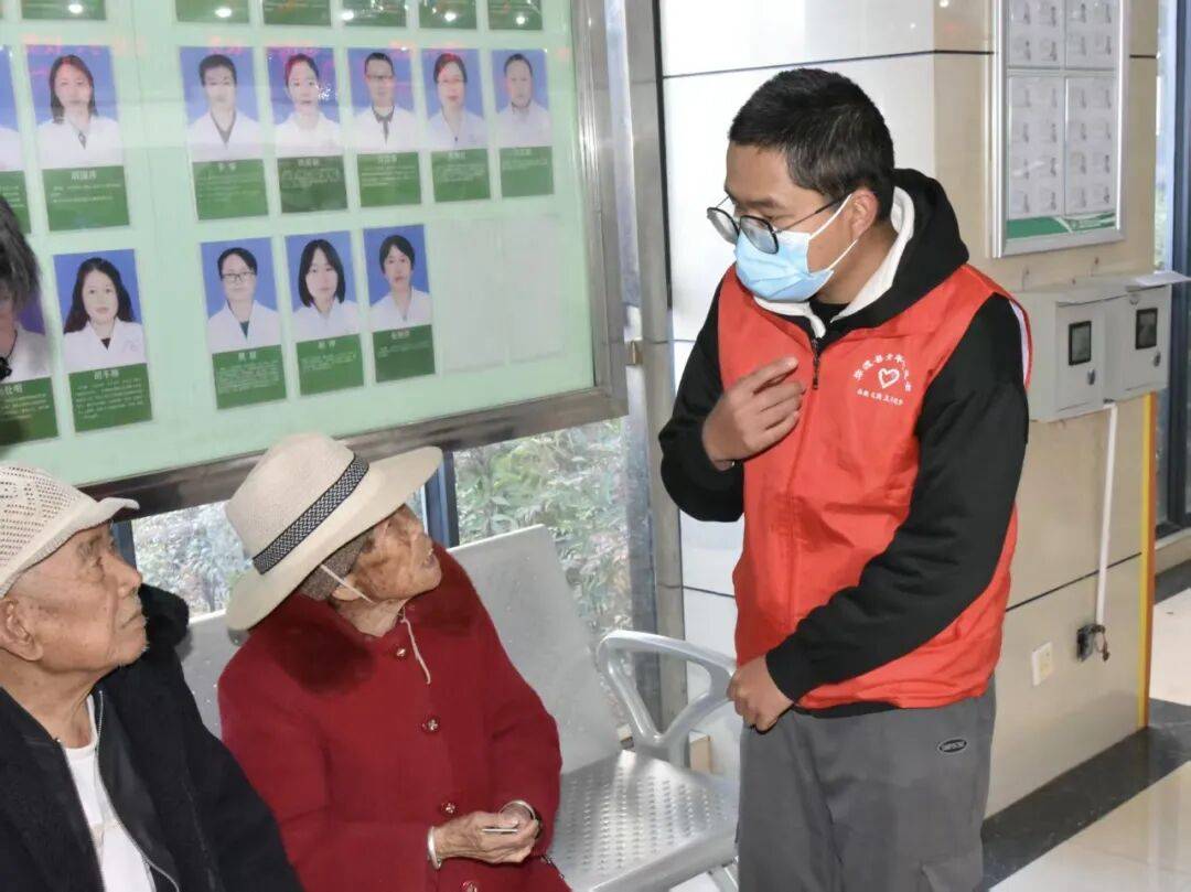 包含北京大学第一医院住院办理陪诊挂号老人体检全程引导，安稳完成检查的词条