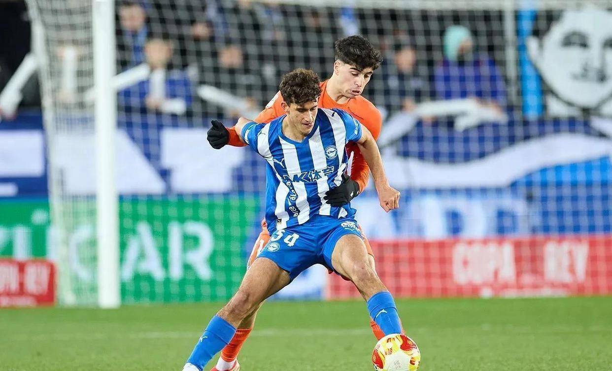 西甲：巴萨对战马洛卡，塞维利亚挑战赫罗纳，皇家社会对决埃尔切，比分预测赛事分析