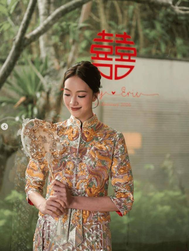 长腿港姐官宣结婚！巴厘岛大晒178cm长腿！配高大猛男十分登对