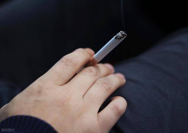 香烟再次被讨论！发现：脑梗患者常抽烟，不用多久或有5个变化