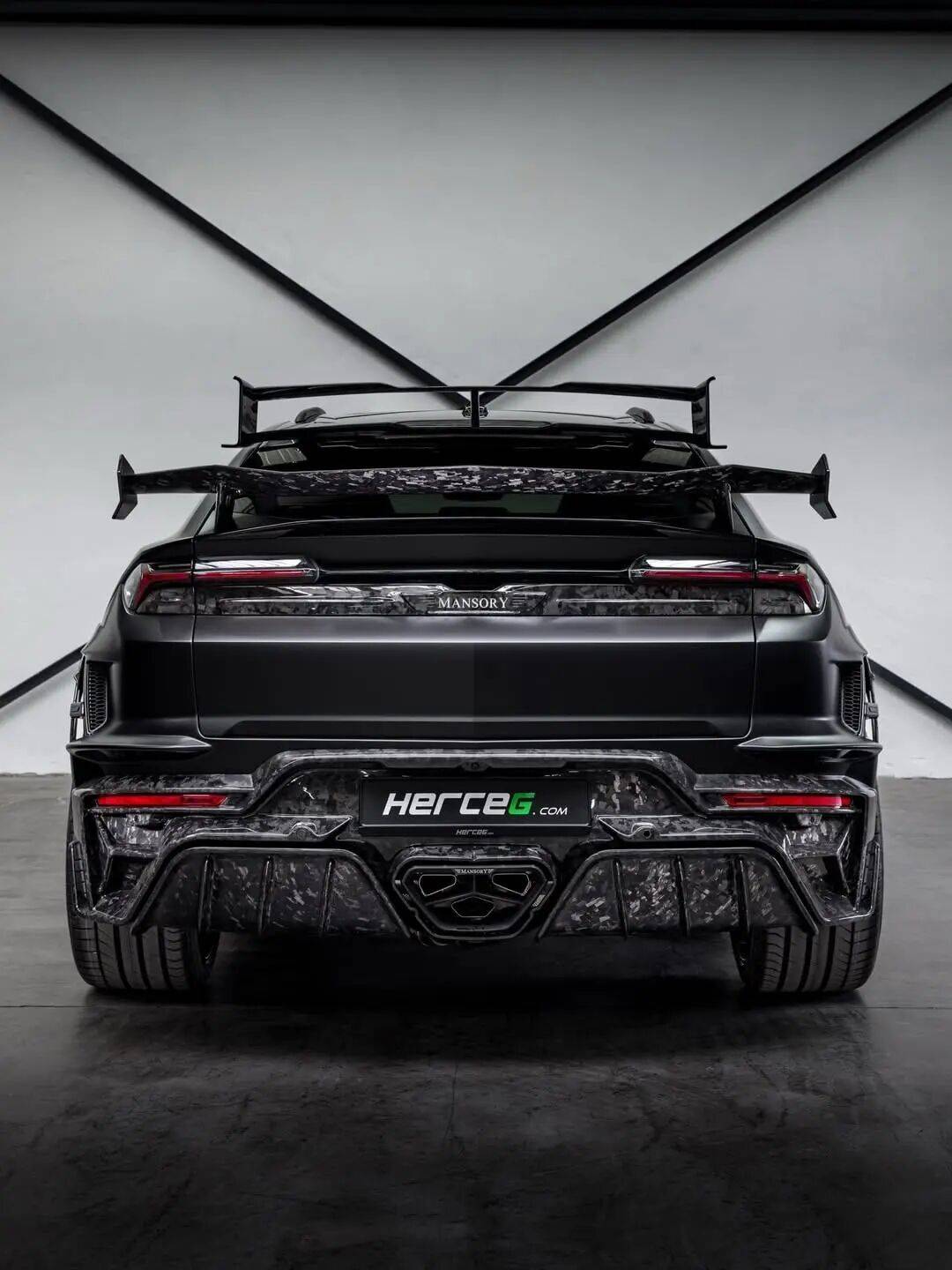 urus se被mansory整成绿碳怪物
