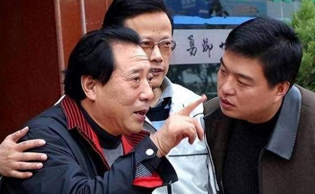 52年前,曾经轰动一时的“白卷英雄”张铁生,现在过得怎样了呢?_政治_董礼平_全国