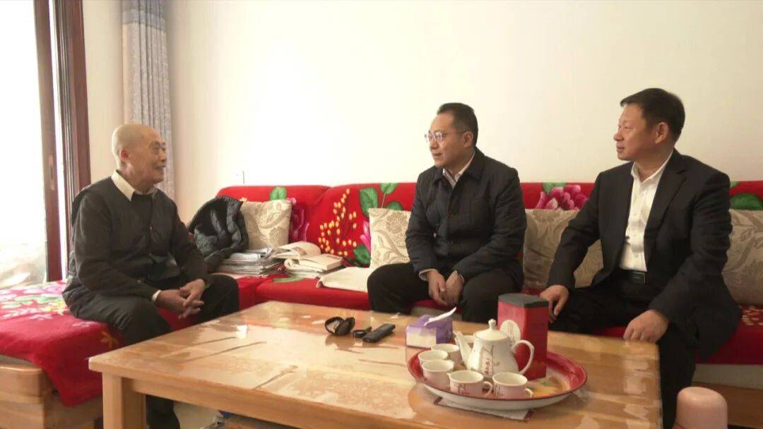 杜兵、李昉走访慰问离退休老干部_发展_生活_身体状况