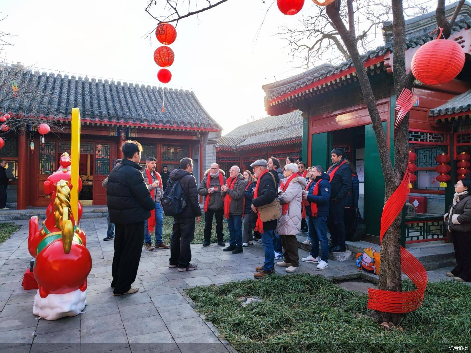 华体会- 华体会体育官网- 体育APP下载北京非遗体验中心邀请入境游客沉浸式感受中国年
