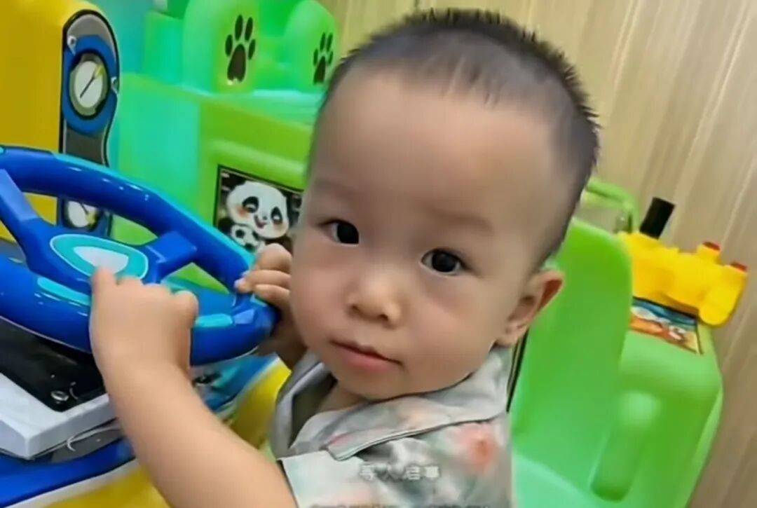 广东1岁男童家门口走失,当地回应:在家附近的鱼塘中发现该儿童,已无生命体征