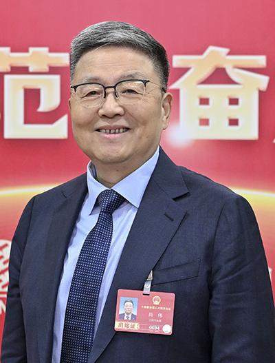 全国人大代表、中国工程院院士肖伟：将工业智能大模型融入中药生产全链条