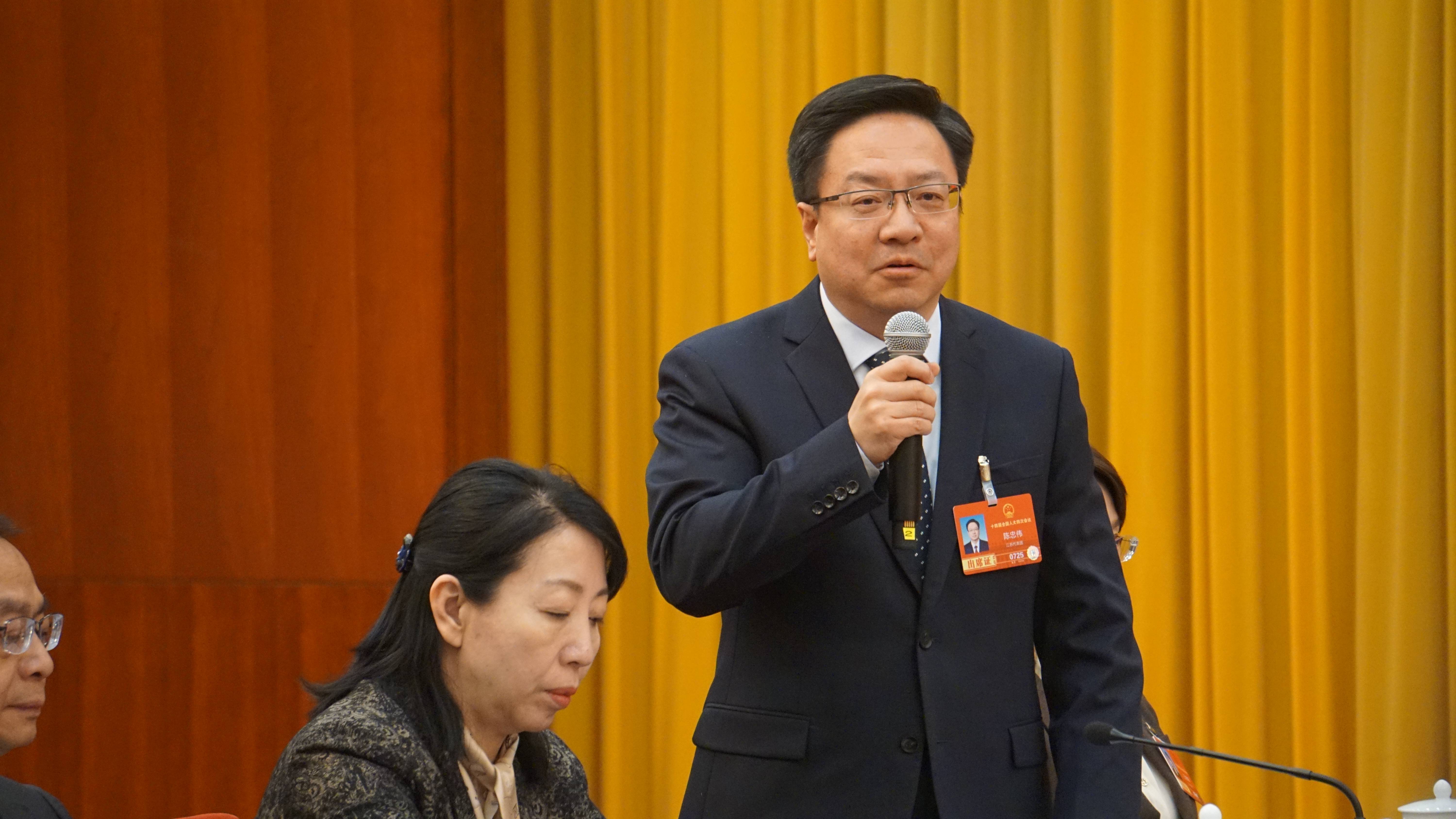 “苏超”抢不到票?江苏省省长刘小涛笑称:找陈忠伟