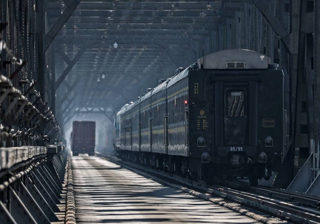 第1现场｜中朝国际旅客列车今起双向开行，一趟列车已抵平壤