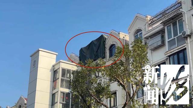 “连我妈在哪打拳都知道”！男子通过12345实名举报邻居违建后隐私被泄露，谁干的？