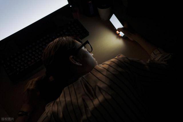 熬夜与体重:是变瘦还是变胖?科学分析告诉你答案_睡眠_影响_身体