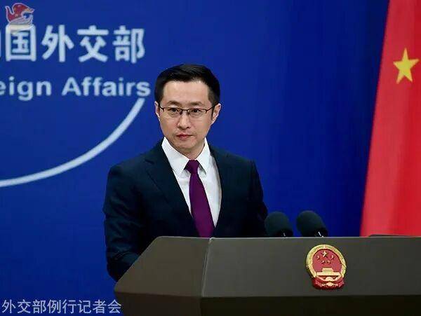 越南官员称反对中方在西沙群岛填海造陆,外交部驳斥:中国在自己的领土上开展必要的建设是为了改善岛上居民的居住和生活条件