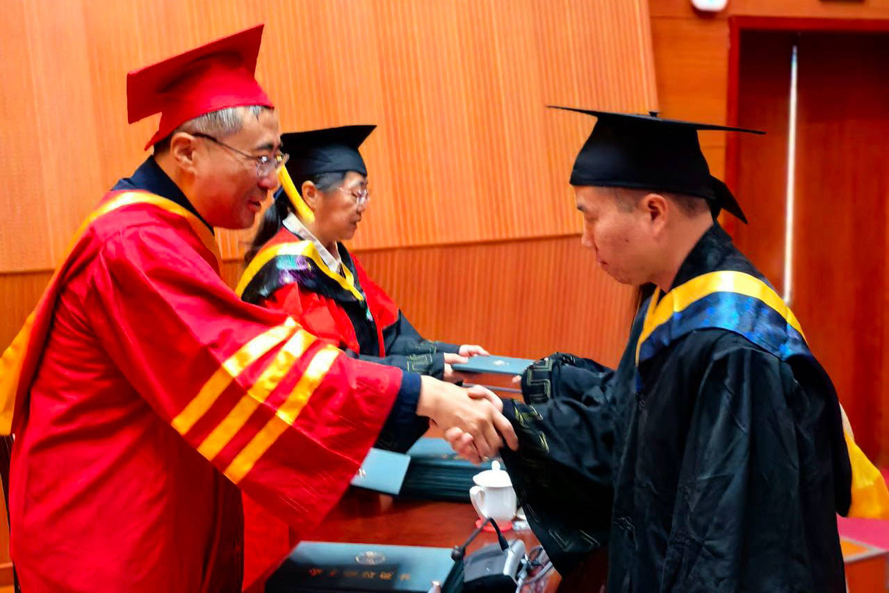 62名特斯拉上海超级工厂员工在上海电力大学毕业