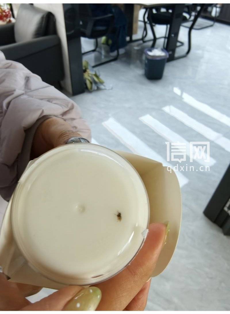 盒马诓走有虫奶油杯就变脸称顾客是敲诈：谁