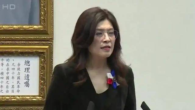 为了郑丽文专机能顺利落地，解放军果断亮出底牌，痛击台独要害