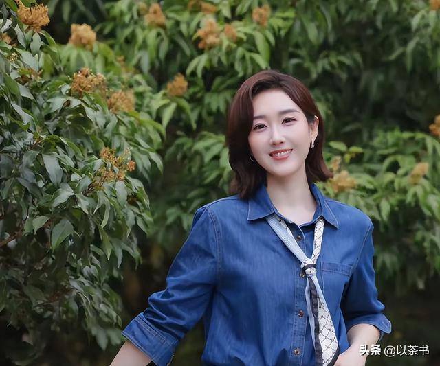 主持人王嘉宁:26岁进央视,29岁嫁人老公很帅,爱情事业都不误_姑娘_节目_比赛