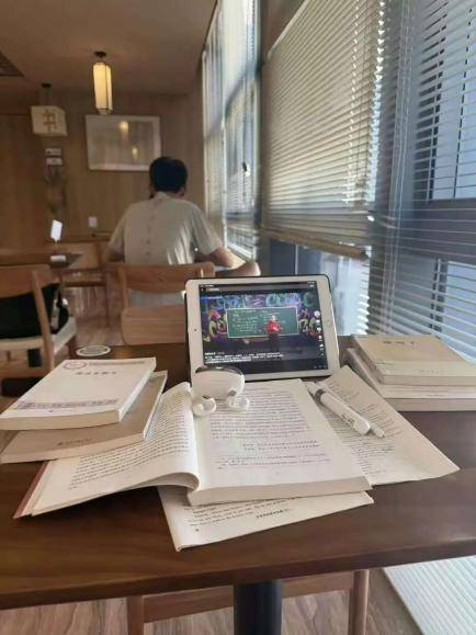 图书馆耳机怎么选？长期泡图书馆的人，耳机一定要满足这四个条件