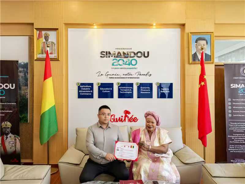 大模型数据应用中的专业领航者——罗园园