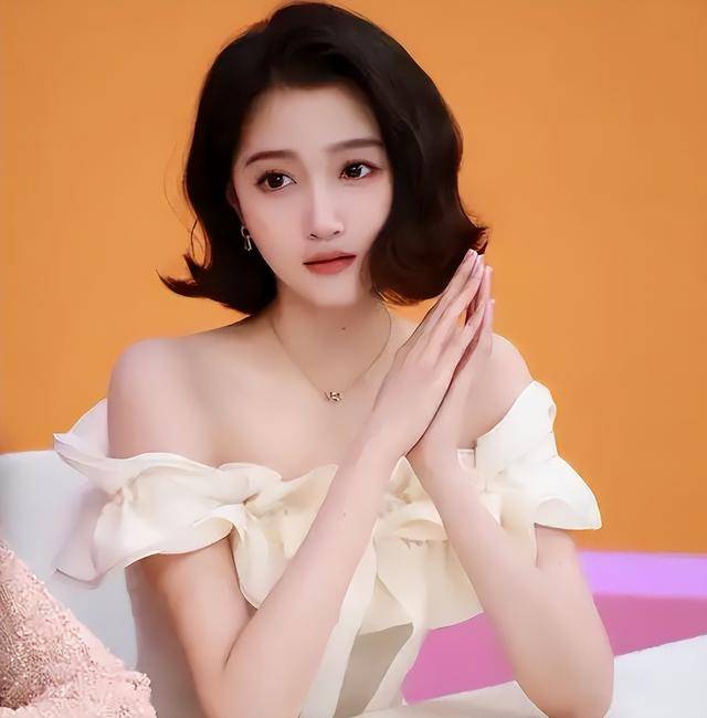 一天4个瓜！全身整容、深夜泡吧、顶流经纪人互黑鹿晗深受牵连