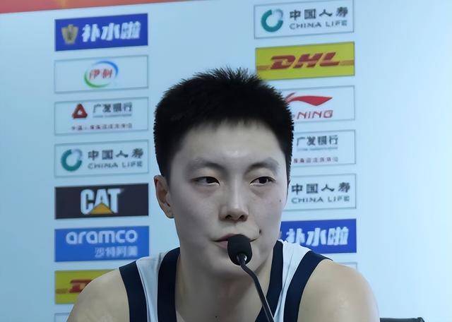 广东不敌福建，为什么输球？胡明轩毫不客气说出原因，说得很实在