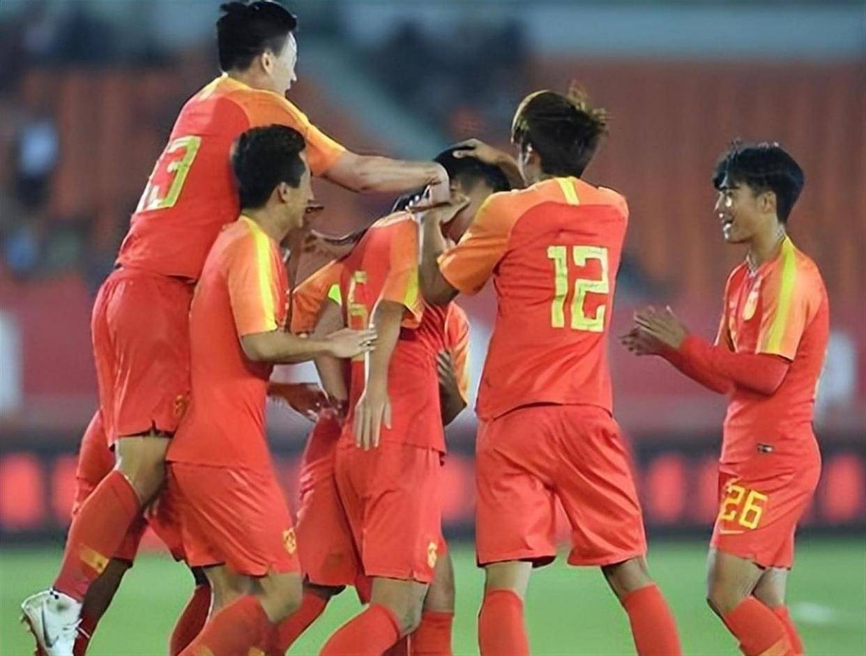 33次扑救5场零封！亚足联刚点名，国足却错过了他：王大雷亲承退队，22岁门神何时接班？