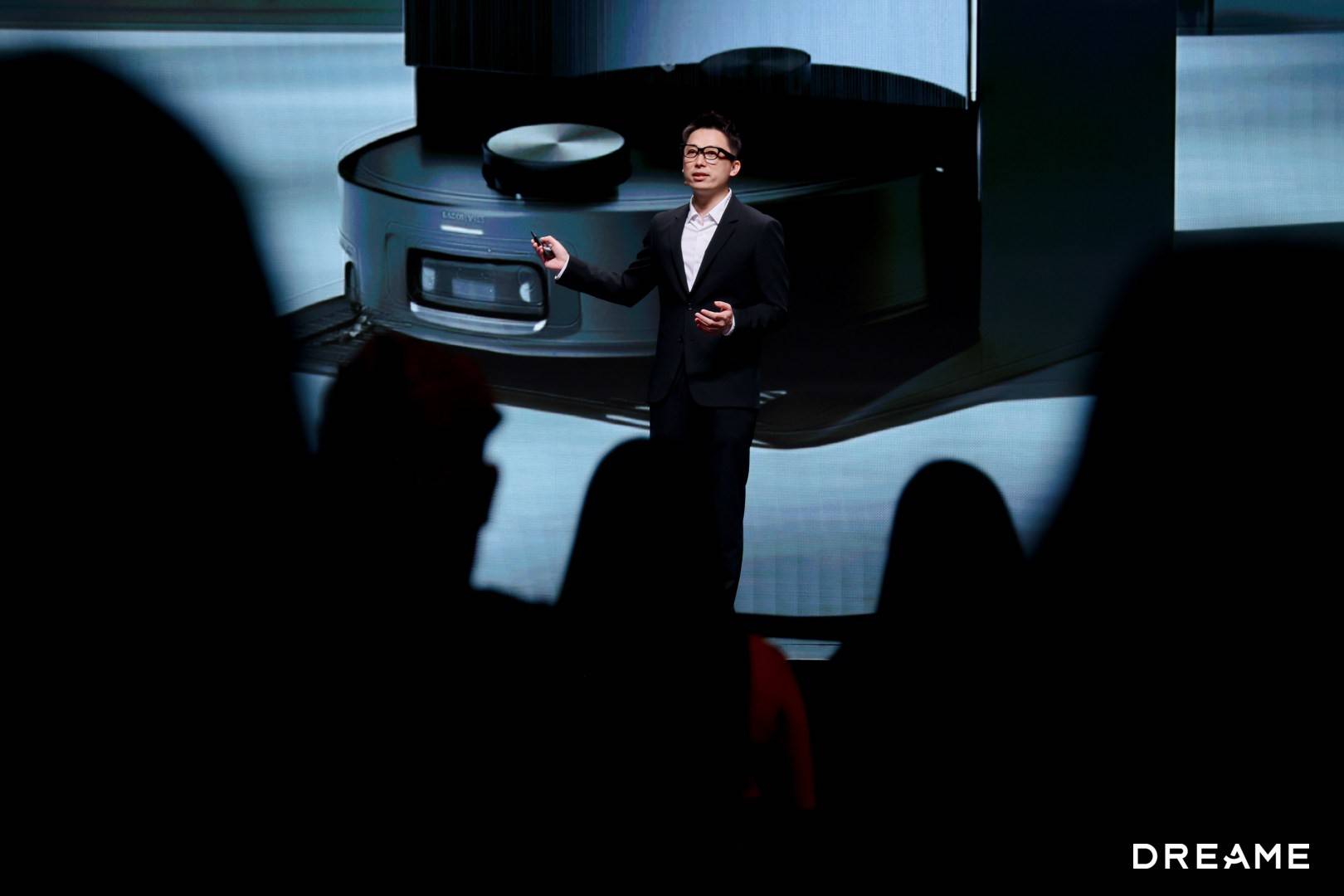 生而第一敢闯无人区，追觅用技术重新定义扫地机未来