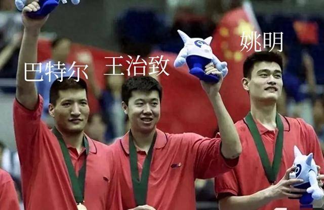 巴特尔：妻子做过警察，大女儿能力强，二女儿嫁富二代，儿子帅气