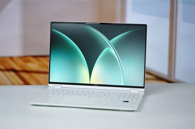 核显本竟敢卖到万元级别！荣耀MagicBook Pro16 2026全面评测：88W满血 + 92Wh续航，这可能是史上最强的核显