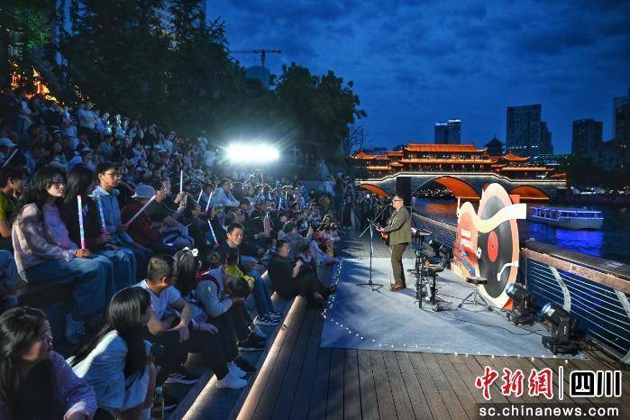 成都“音乐+”五一街头艺术表演圆满收官