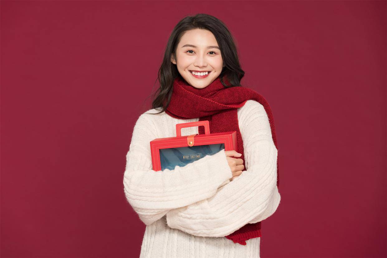 女子机场租用小电充电宝1小时扣费149元：退