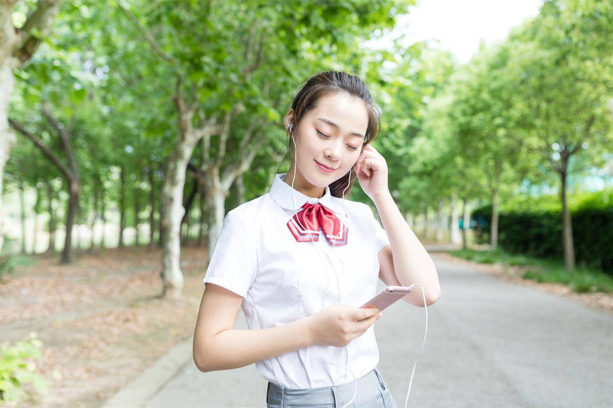原创            她想和你在一起时，会有这几个藏不住的举动
