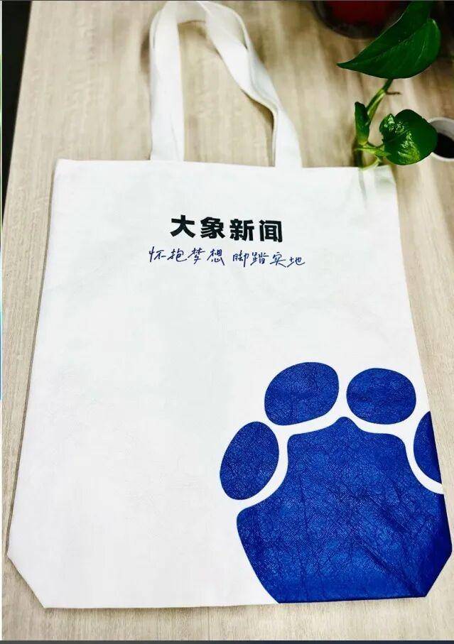 伊朗外长：伊朗不存在任何军事解决方案，伊朗人民永远都不会屈服于任何威胁或压力，已经准备好为了捍卫自由和土地而拼杀