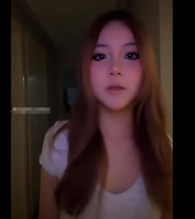 李小璐女儿浓妆跳舞，甜馨颜值在线，继承父亲贾乃亮优秀基因！