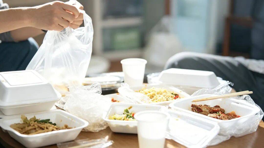 微塑料致癌又添新证据！从进入身体到助长肿瘤，仅4步