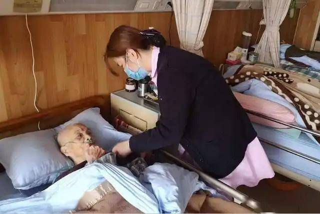 越来越多的人肝癌晚期去世！医生含泪苦劝：这6件事，再爱也要戒