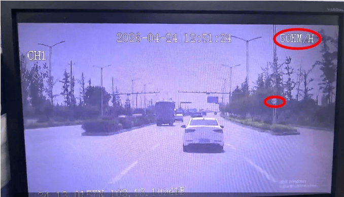 司机称行车记录仪时速不到60km/h，监控抓拍达121km/h 交警：设备无问题 律师释法
