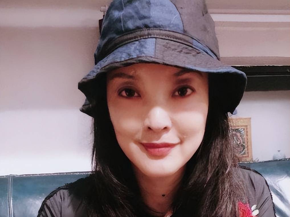 牡丹花下死？张纪中被爆转移财产，这一次杜星霖终究成了“小丑”