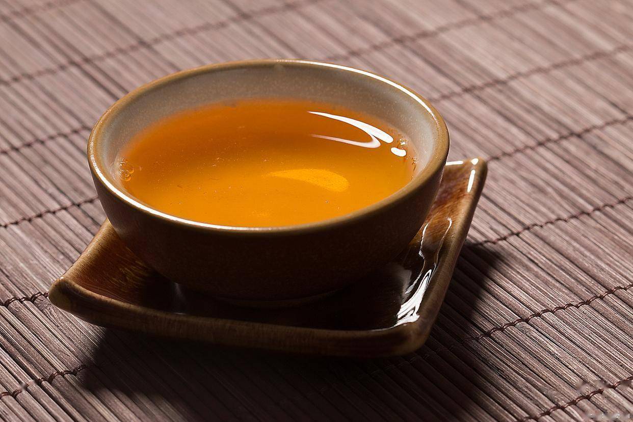 原创            孕期想喝茶？能喝但别乱喝，孕期喝茶全指南，这几类放心选
