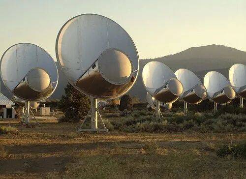 Mỹ giải mật UFO, thế giới ra luật cấm tự ý liên lạc với người ngoài hành tinh