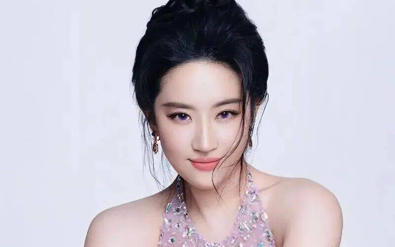 【2026.6.12】说说白鹿？谢娜什么后台？神仙姐姐的家庭的事情？李心洁吃到红利？20岁左右护肤上护肤项目建议？封面图