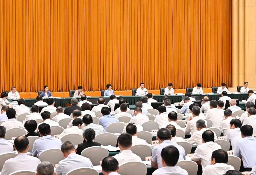 重庆市委书记：全面彻底肃清流毒影响，持续修复净化政治生态